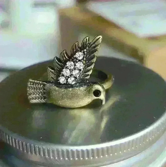 Brass tone bird with clear rhinestones ring size 10 - Picture 3 of 15